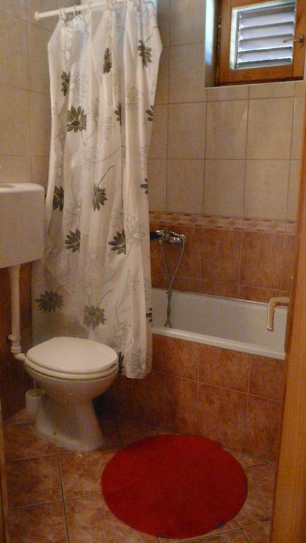 Guest House Zivkovic Sveti Stefan Bilik gambar