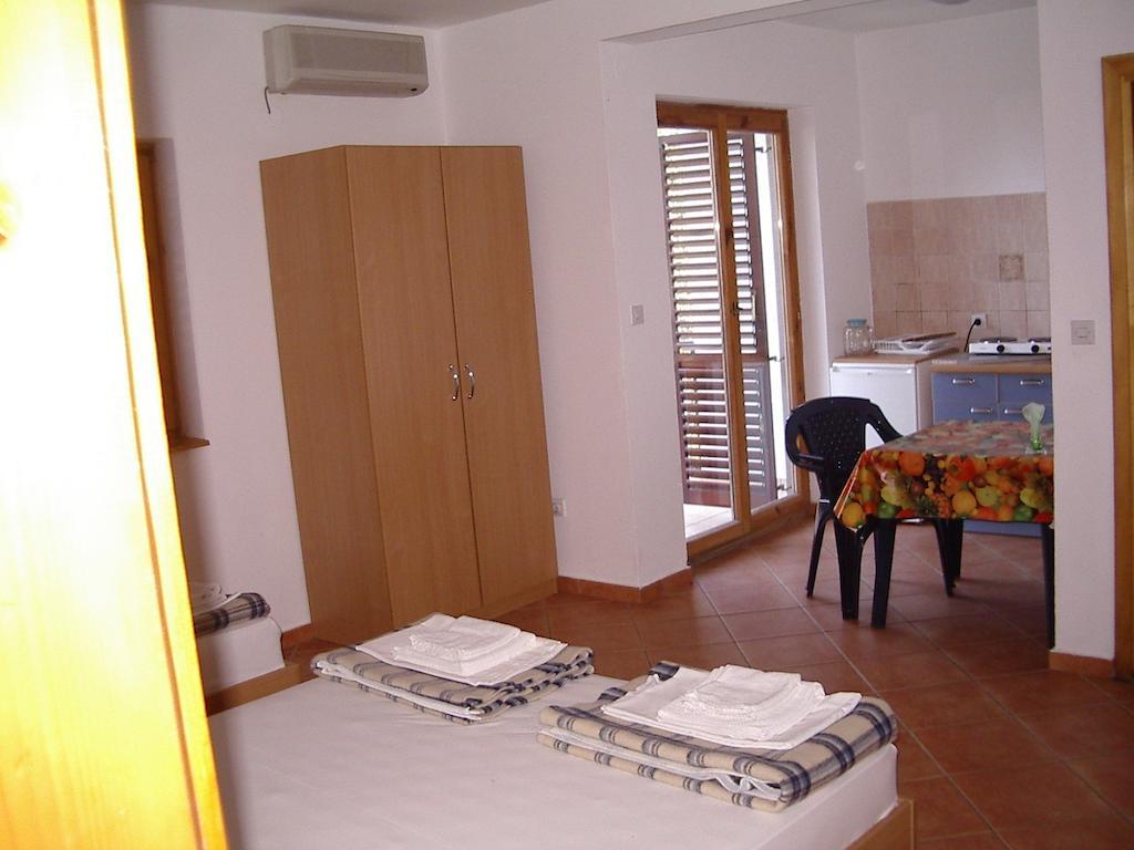 Guest House Zivkovic Sveti Stefan Bilik gambar